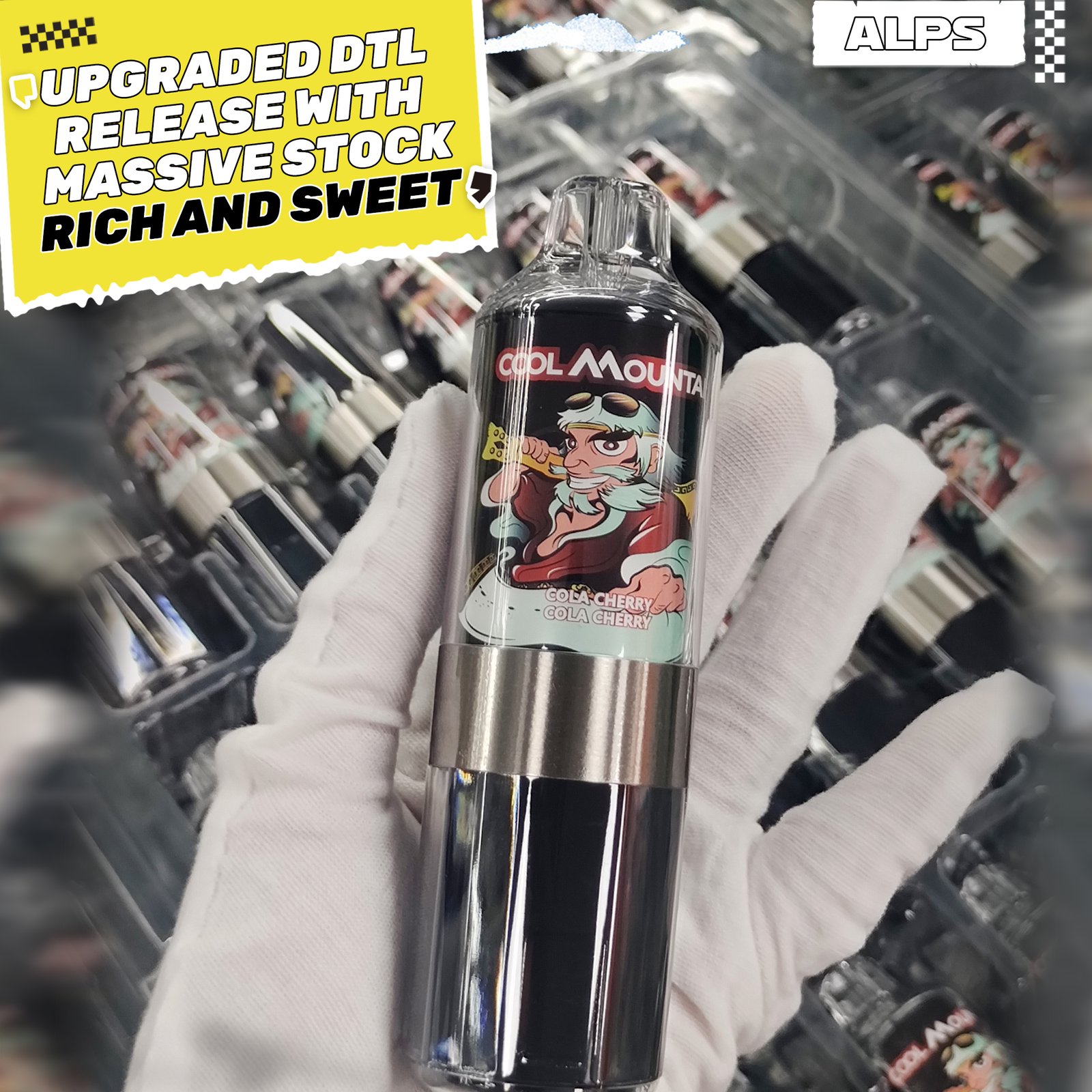 COOL MOUNTAIN disposable vape in hand